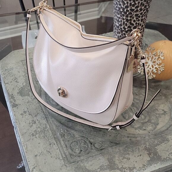 COACH Turnlock White Pebbled Leather Hobo Bag New - Picture 1 of 13